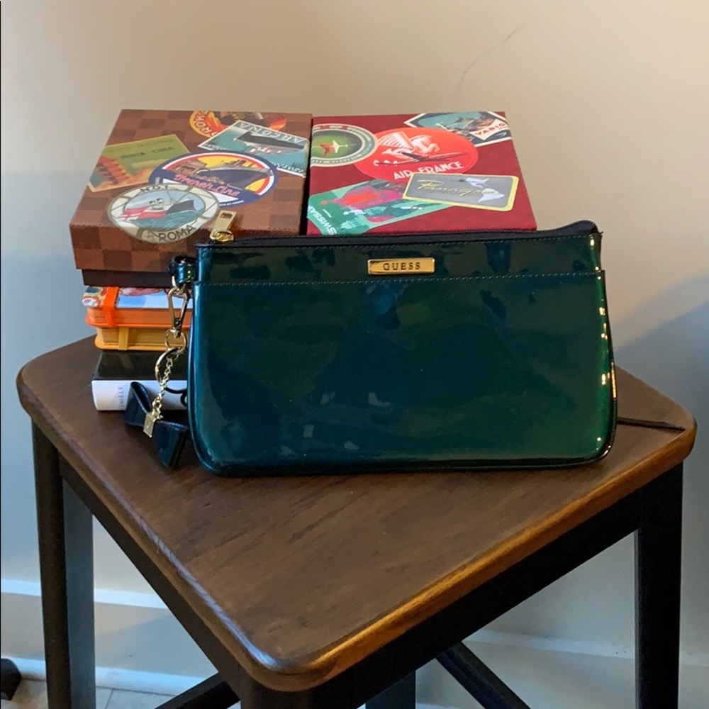NWOT guess glossy clutch